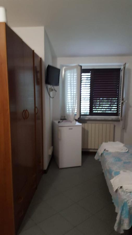 Hotel Villa Claudio Marina di Massa Luaran gambar