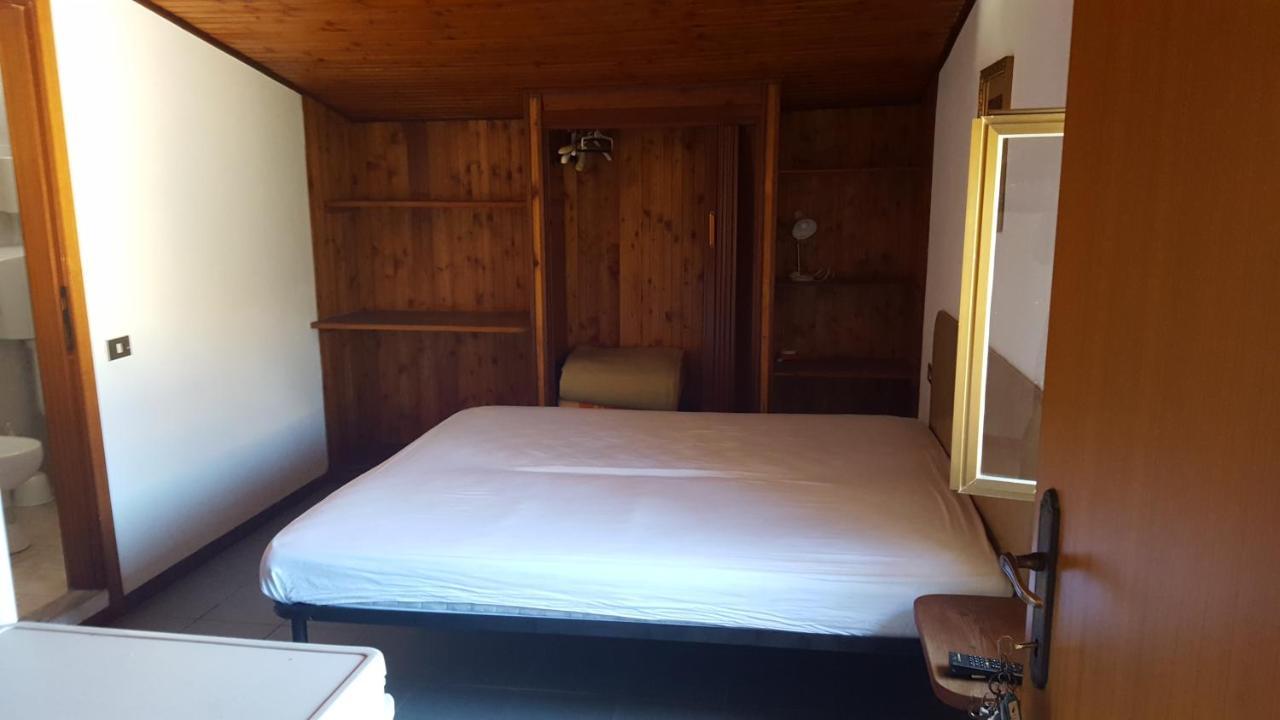 Hotel Villa Claudio Marina di Massa Luaran gambar